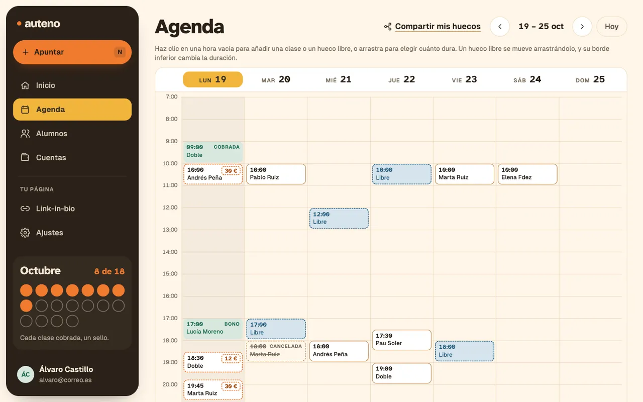 La agenda de Auteno en el ordenador: la semana con las clases, los huecos libres y lo que falta por cobrar.